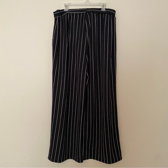 Emi & Joe Women’s Black & White Pinstriped Wide Leg Pants | Plus Size | Size 2X - Picture 2 of 8